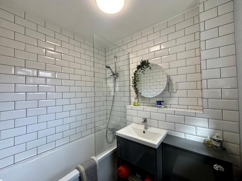Images for Marigold Way, Croydon