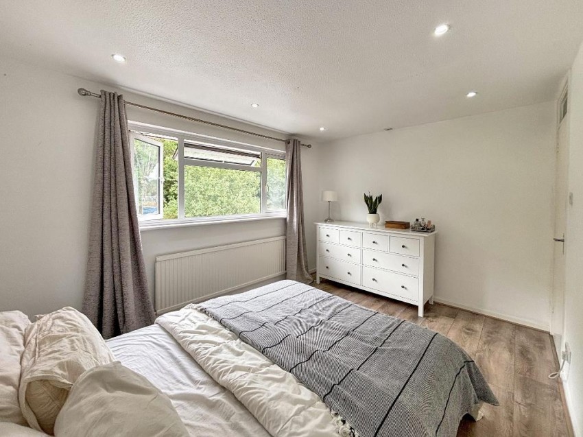 Images for Quail Gardens, South Croydon