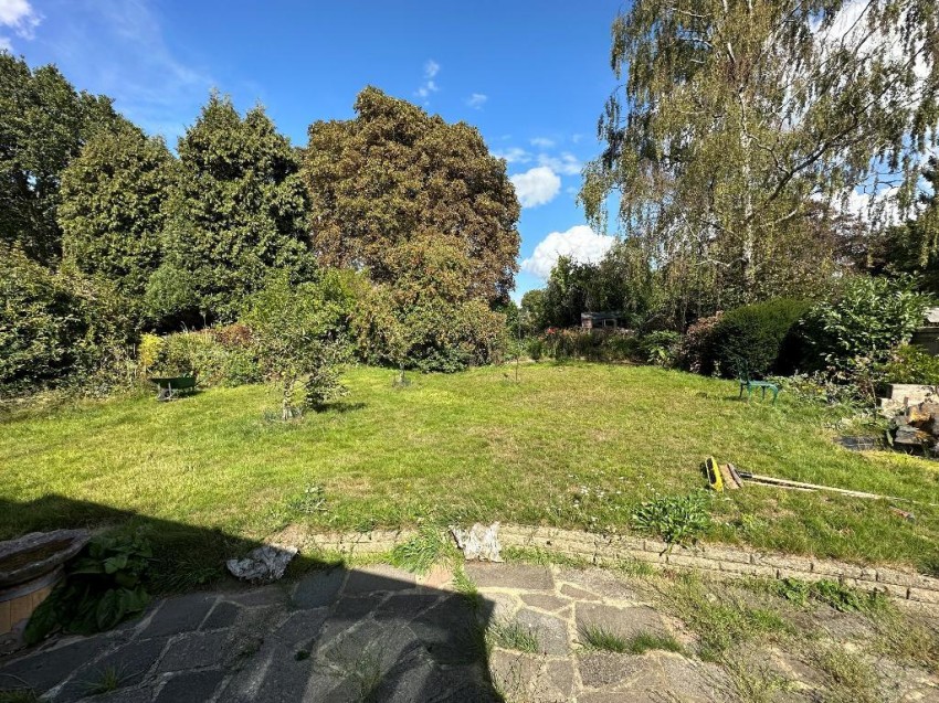 Images for Onslow Gardens, Sanderstead