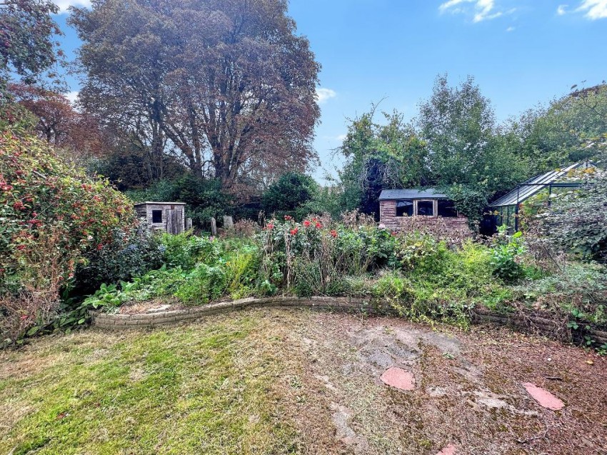 Images for Onslow Gardens, Sanderstead