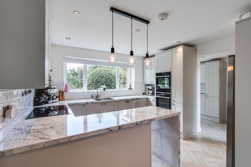 Images for Hillbury Close, Warlingham