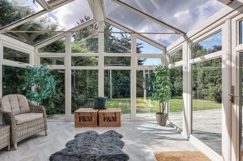 Images for Hillbury Close, Warlingham
