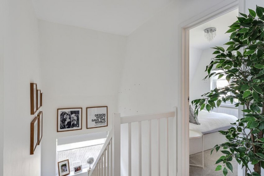 Images for Hillbury Close, Warlingham
