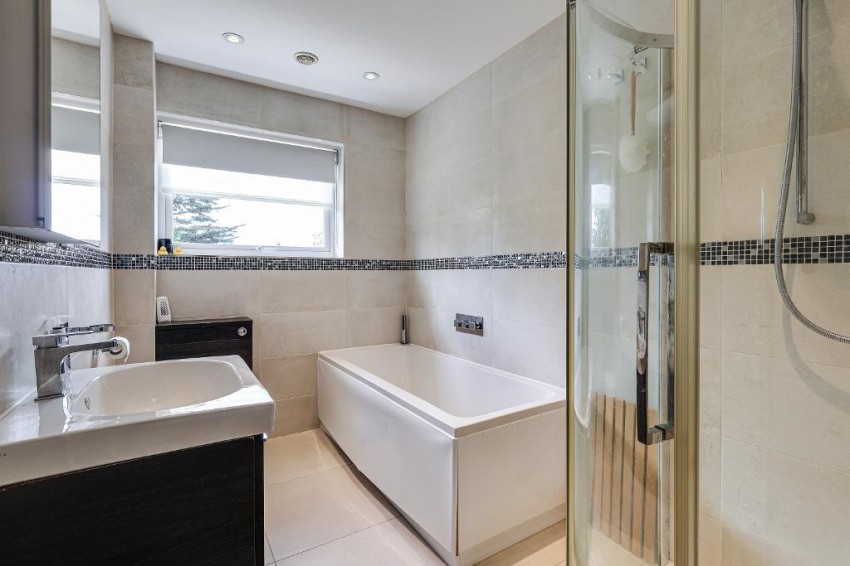 Images for Hillbury Close, Warlingham