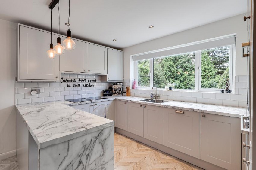 Images for Hillbury Close, Warlingham