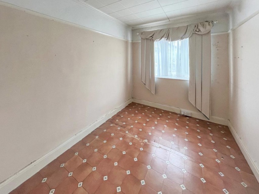 Images for Kingsway Avenue, South Croydon