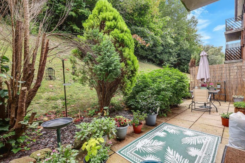 Images for Hillside Road, Whyteleafe