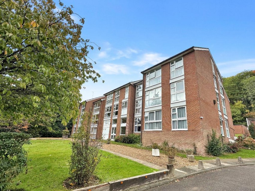 Images for Harestone Valley Road, Caterham