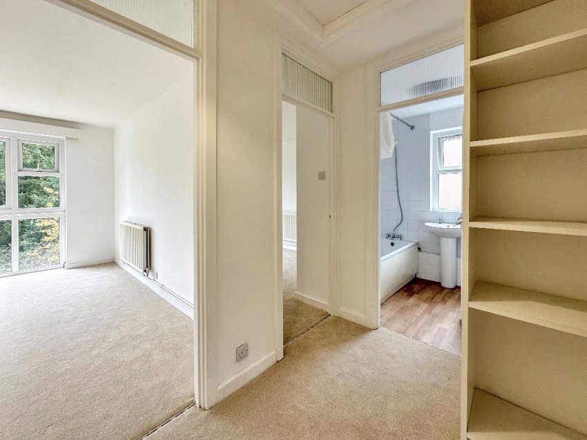 Images for Harestone Valley Road, Caterham