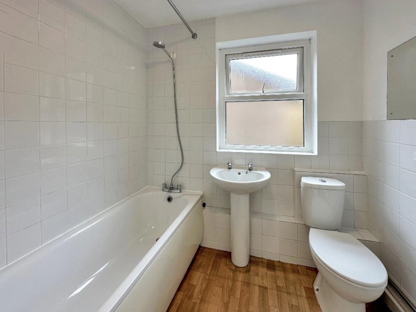 Images for Harestone Valley Road, Caterham