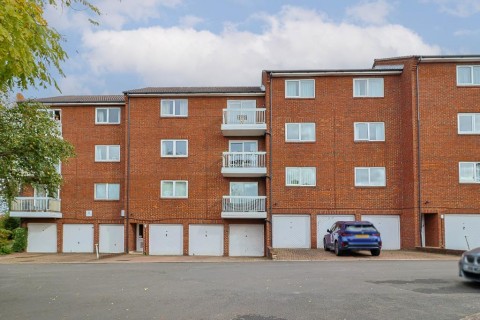 View Full Details for Theresas Walk, South Croydon