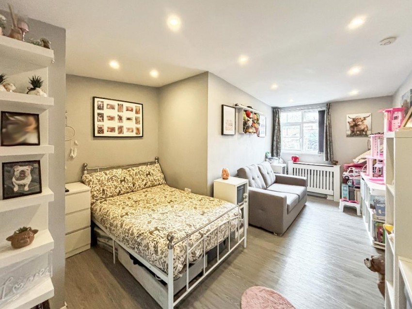 Images for Thursley Crescent, Croydon