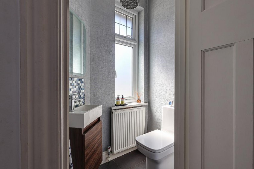 Images for Birdhurst Gardens, South Croydon