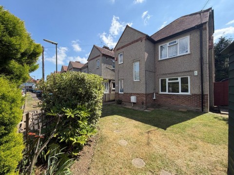 View Full Details for Harrow Gardens, Warlingham