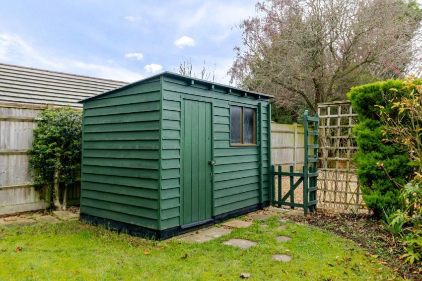 Images for Harrow Gardens, Warlingham
