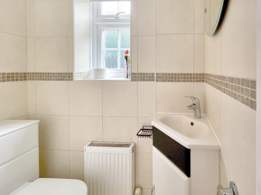 Images for Barnfield Road, Sanderstead