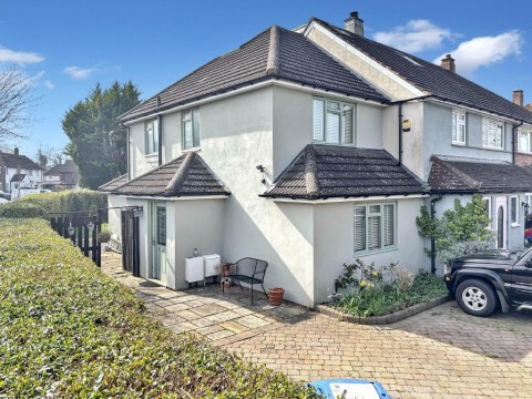 View Full Details for Comport Green, New Addington