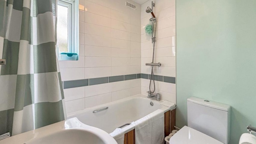 Images for Edgecoombe, South Croydon