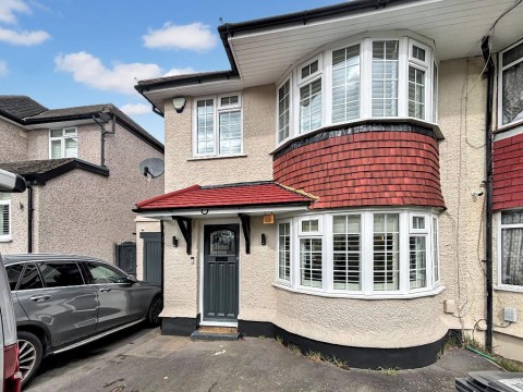 View Full Details for Elm Park Gardens, South Croydon