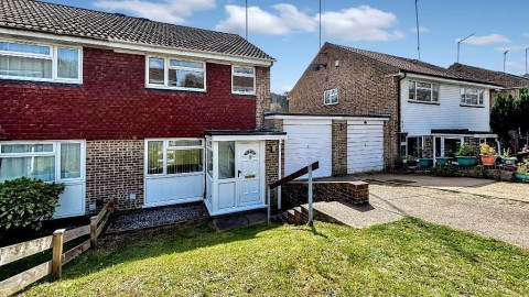View Full Details for Lapwing Close, South Croydon