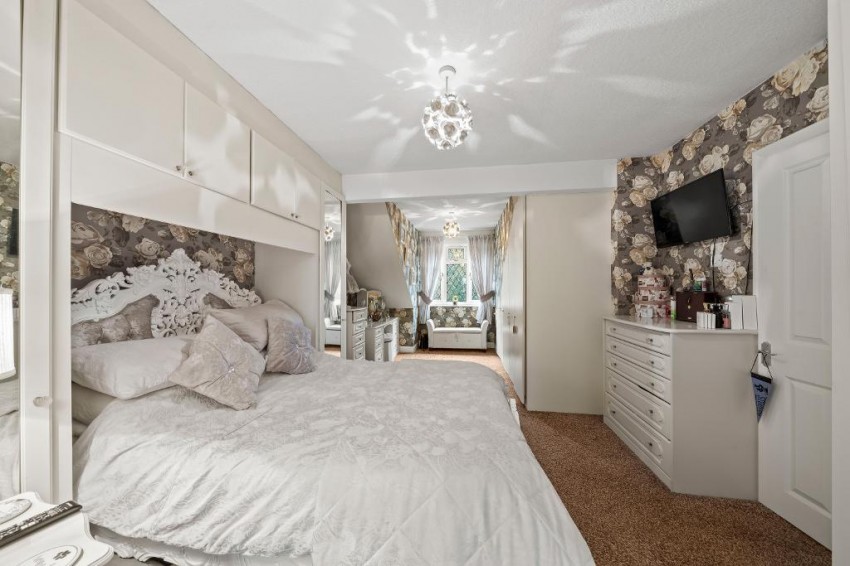 Images for Bankside, South Croydon