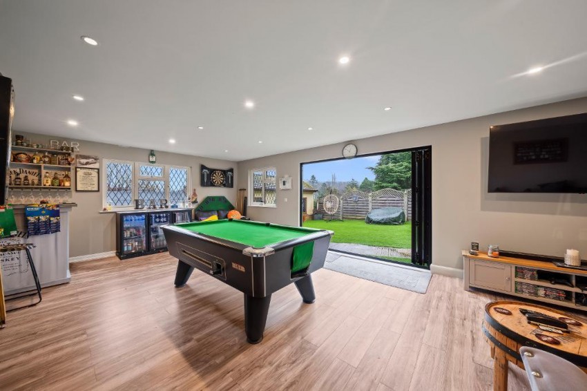 Images for Bankside, South Croydon