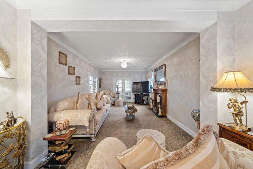 Images for Bankside, South Croydon