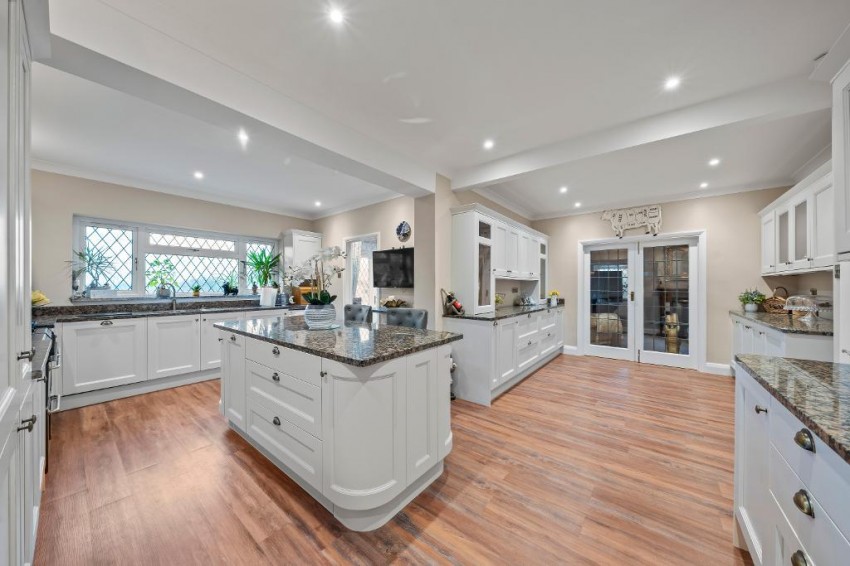 Images for Bankside, South Croydon