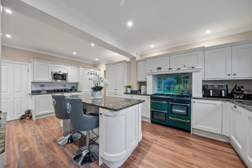 Images for Bankside, South Croydon