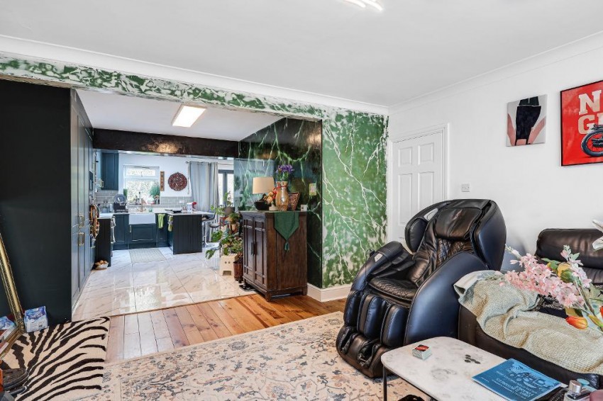 Images for Harewood Gardens, Sanderstead