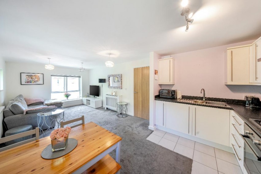 Images for Hadleigh Grove, Coulsdon