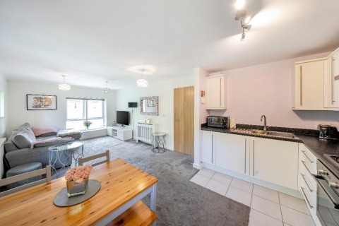 View Full Details for Hadleigh Grove, Coulsdon