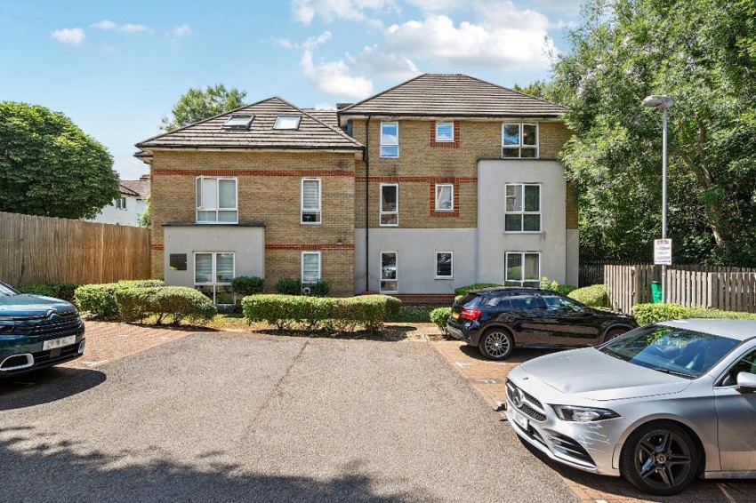 Images for Hadleigh Grove, Coulsdon