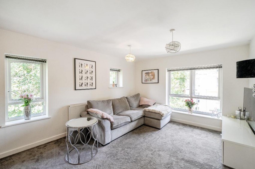 Images for Hadleigh Grove, Coulsdon