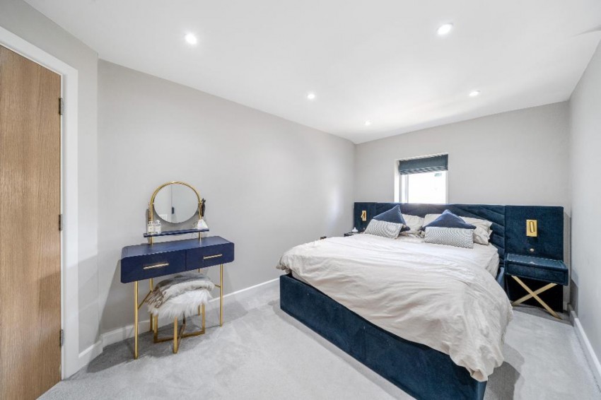 Images for Hadleigh Grove, Coulsdon