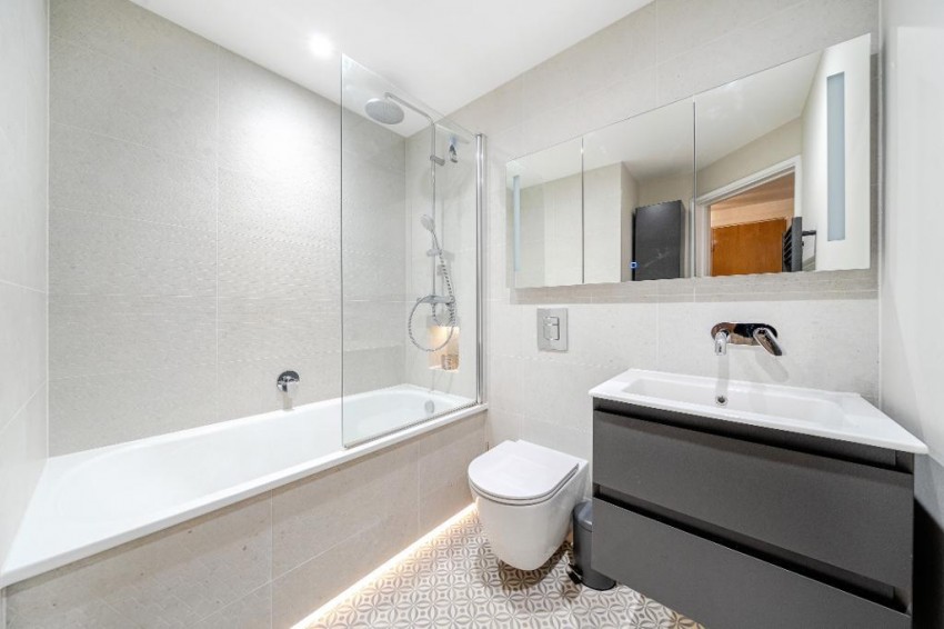 Images for Hadleigh Grove, Coulsdon