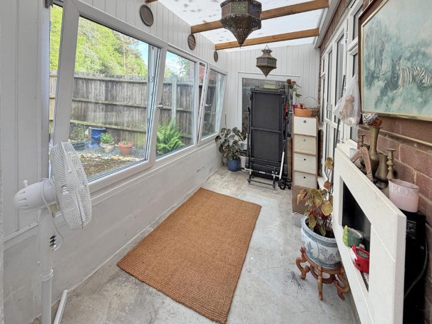 Images for Harewood Gardens, South Croydon
