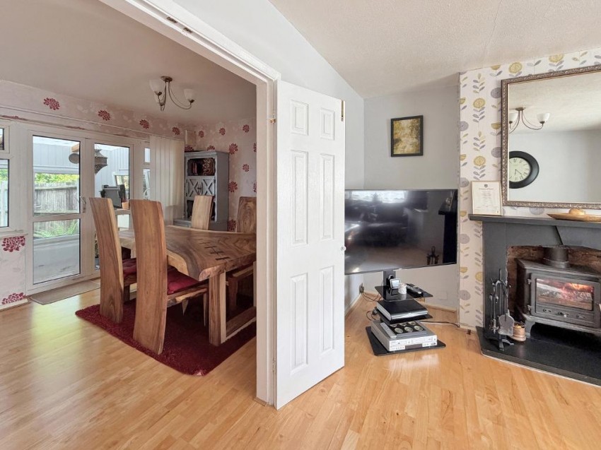 Images for Harewood Gardens, South Croydon