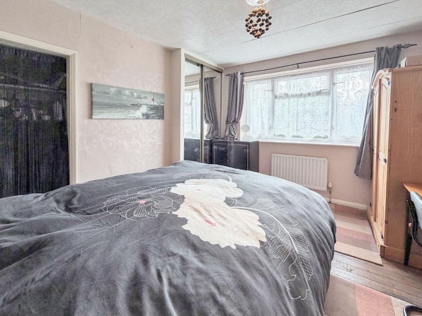 Images for Harewood Gardens, South Croydon