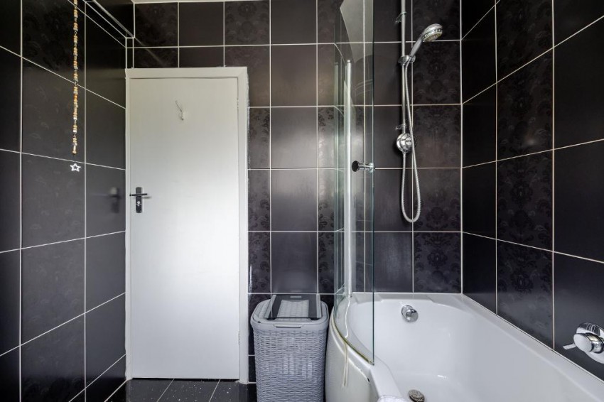 Images for Derwent Drive, Purley