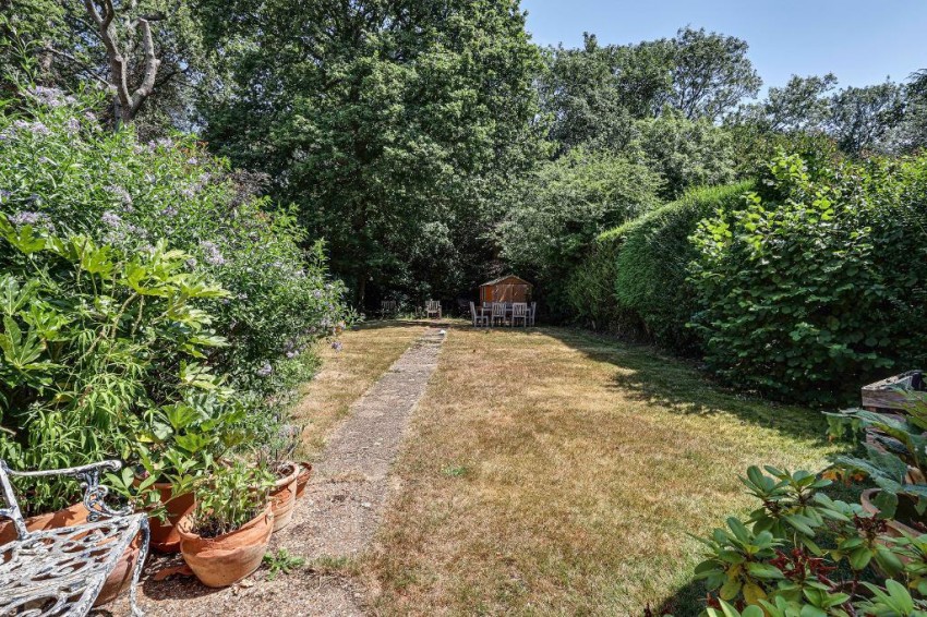 Images for Harewood Gardens, Sanderstead