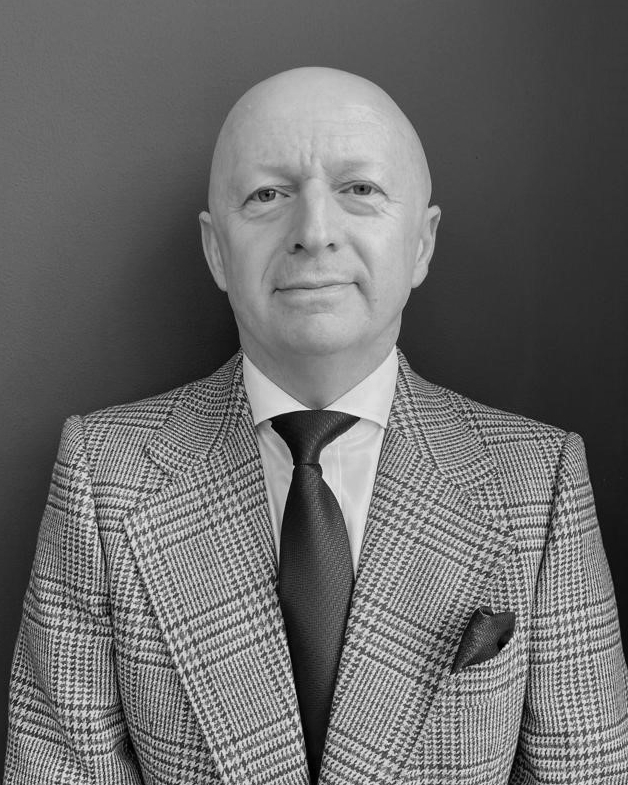 Simon  Amon, Sales Manager